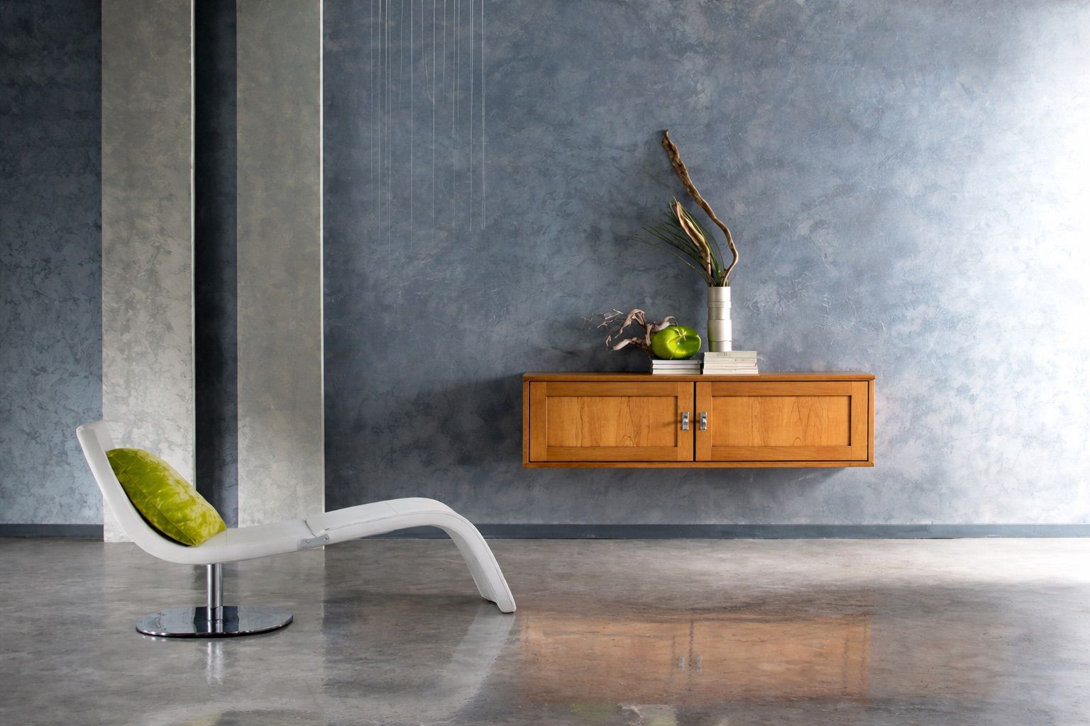 Spazio e Leggerezza Credenza Pensile in Ciliegio - Mobili Artigianali DVS