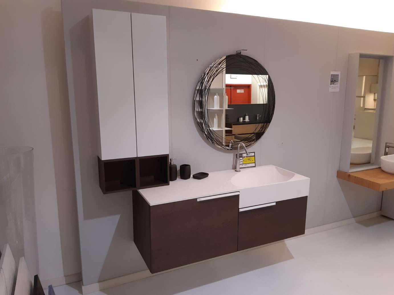 Bagno sospeso con top in corian - Visma Arredo OUTLET