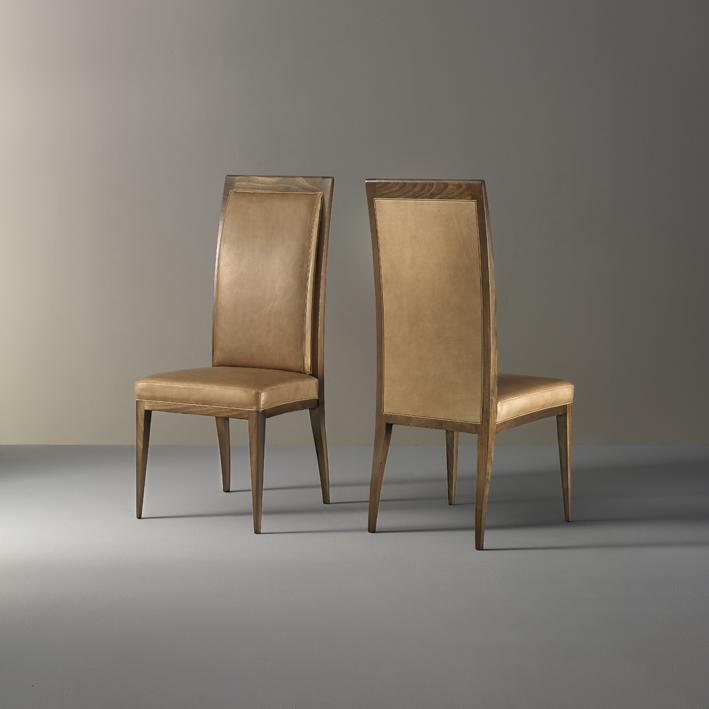 Eleganza Senza Tempo: Sedia in Noce e Pelle - Mobili Artigianali DVS
